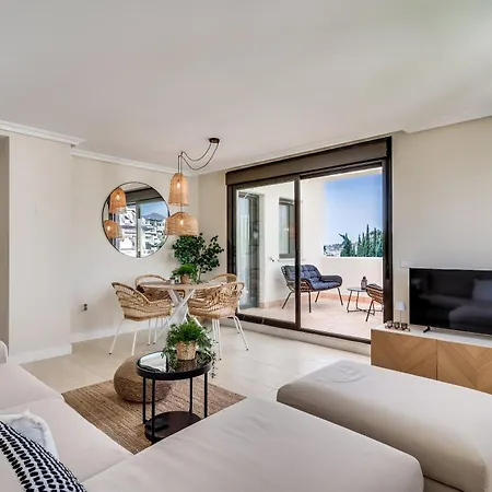 Penthouse In Met Zeezicht, Jacuzzi & Zwembad شقة *