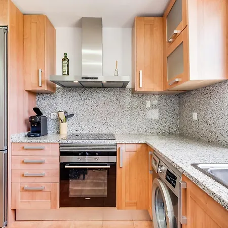 Penthouse In Met Zeezicht, Jacuzzi & Zwembad شقة إِستيبونا