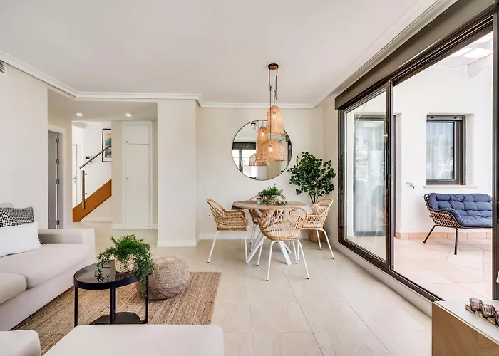 Penthouse In Met Zeezicht, Jacuzzi & Zwembad