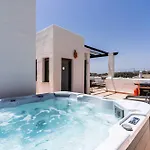 Apartment Penthouse In Met Zeezicht, Jacuzzi & Zwembad