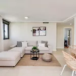 Penthouse In Met Zeezicht, Jacuzzi & Zwembad