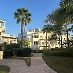 Penthouse In Met Zeezicht, Jacuzzi & Zwembad Apartment Estepona