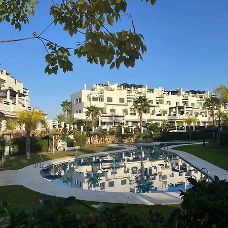 Apartment Penthouse In Met Zeezicht, Jacuzzi & Zwembad Estepona