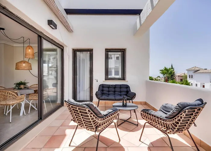 Lägenhet Penthouse In Met Zeezicht, Jacuzzi & Zwembad *