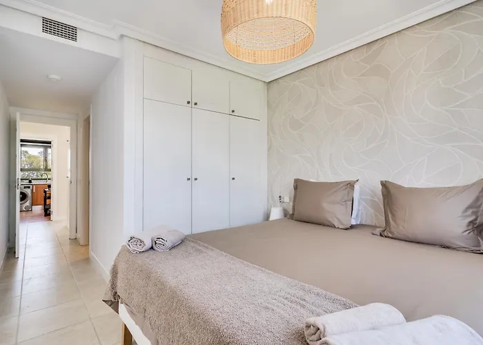 Appartement Penthouse In Met Zeezicht, Jacuzzi&zwembad *