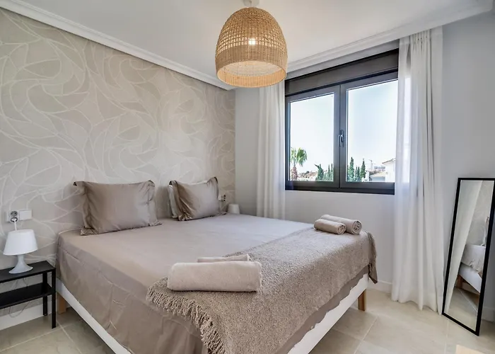 Appartement Penthouse In Met Zeezicht, Jacuzzi&zwembad