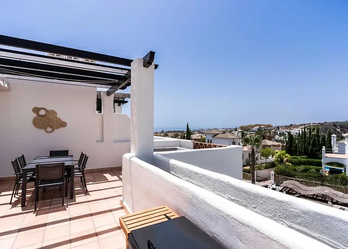 Penthouse In Met Zeezicht, Jacuzzi&zwembad Appartement *