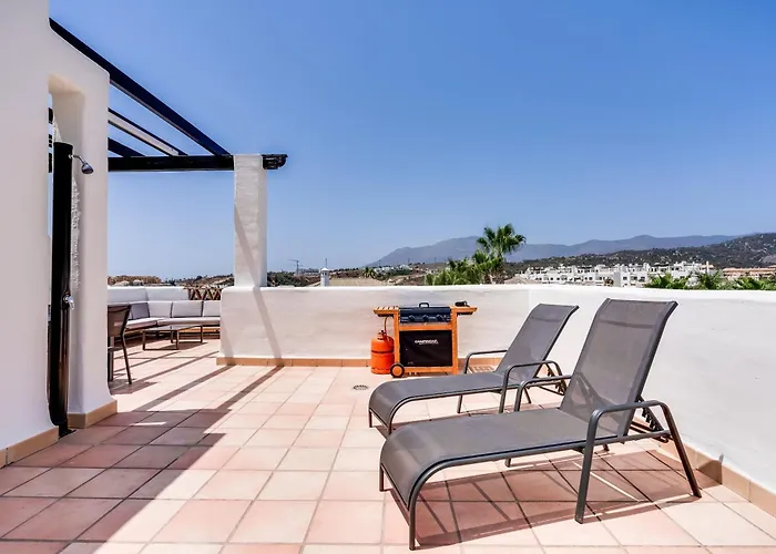 Penthouse In Met Zeezicht, Jacuzzi&zwembad * Estepona