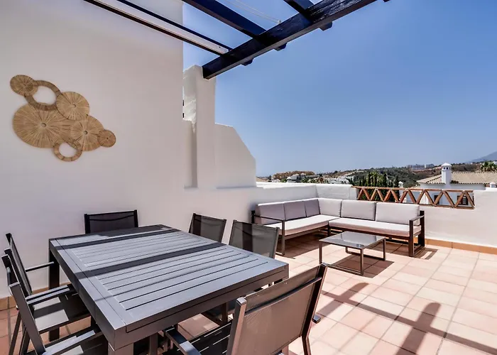 Penthouse In Met Zeezicht, Jacuzzi&zwembad Estepona